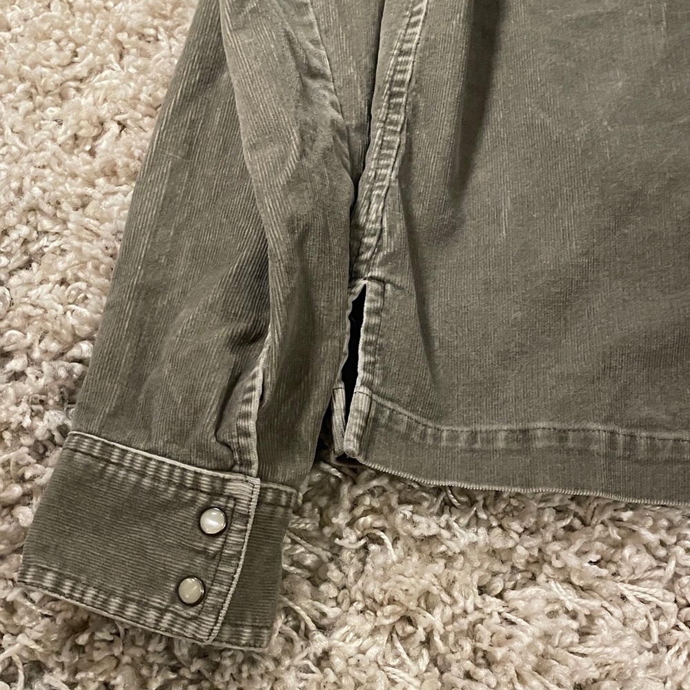Eddie Bauer Olive Button Down Shirt‎ - Picture 10 of 13